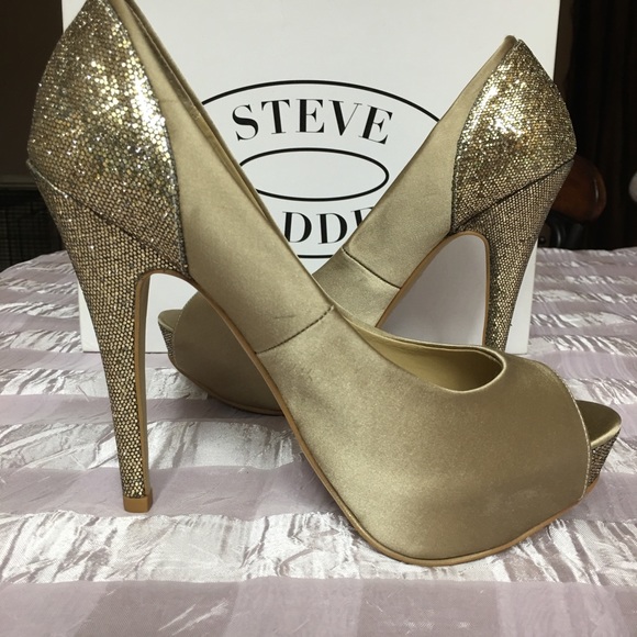 💛 STEVE MADDEN STILETTOS 💛 - Picture 3 of 8